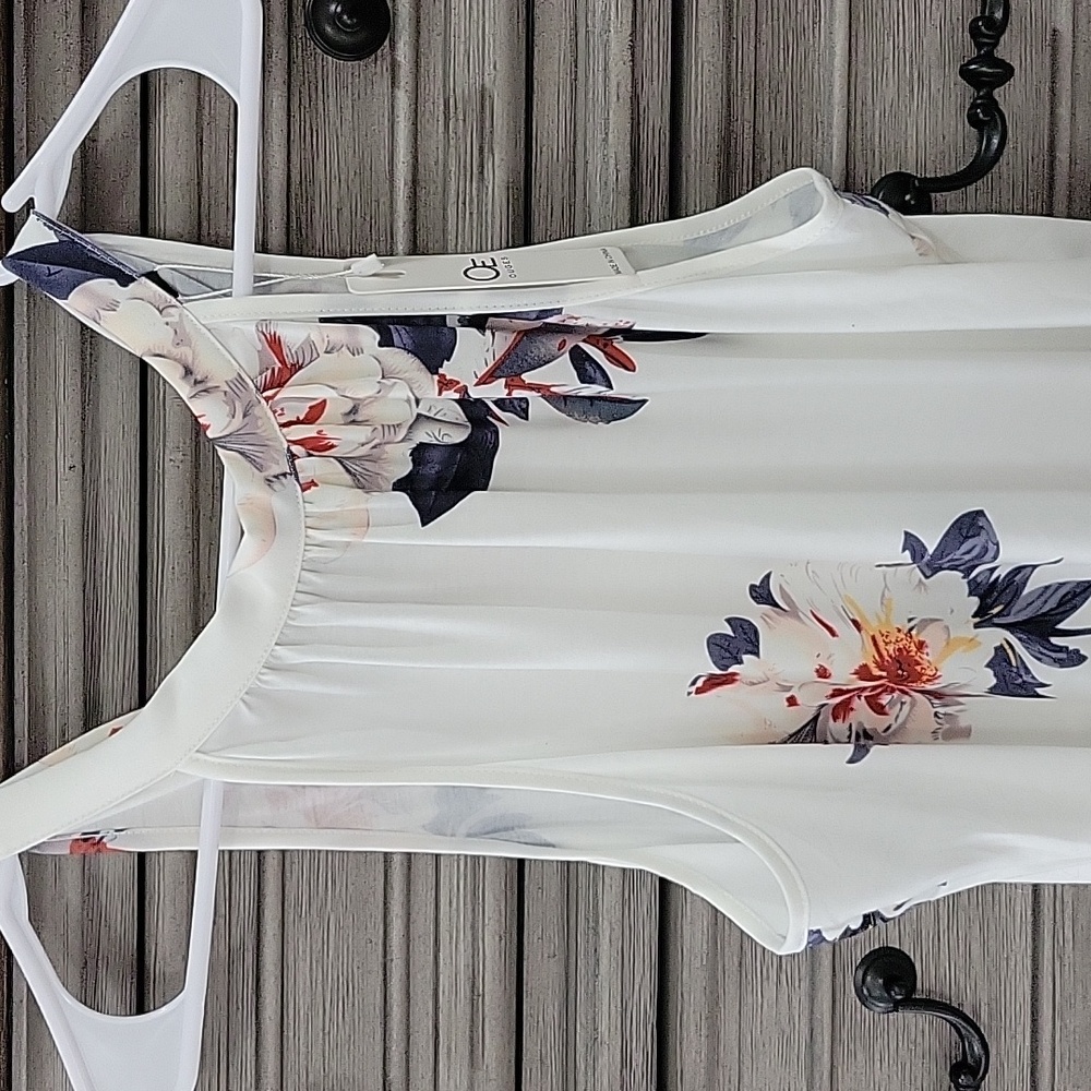 Chic Floral Midi Halter Dress. New With Tags - Picture 2 of 6